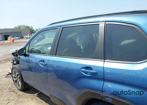 2025 Subaru Forester Touring z USA, uszkodzony, nr VIN JF2SLDTC3SH524522